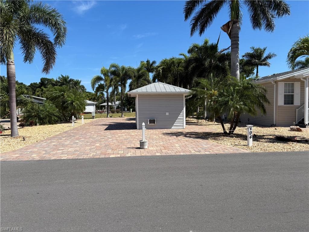 10071 Willowood Dr, Fort Myers, FL 33905-2