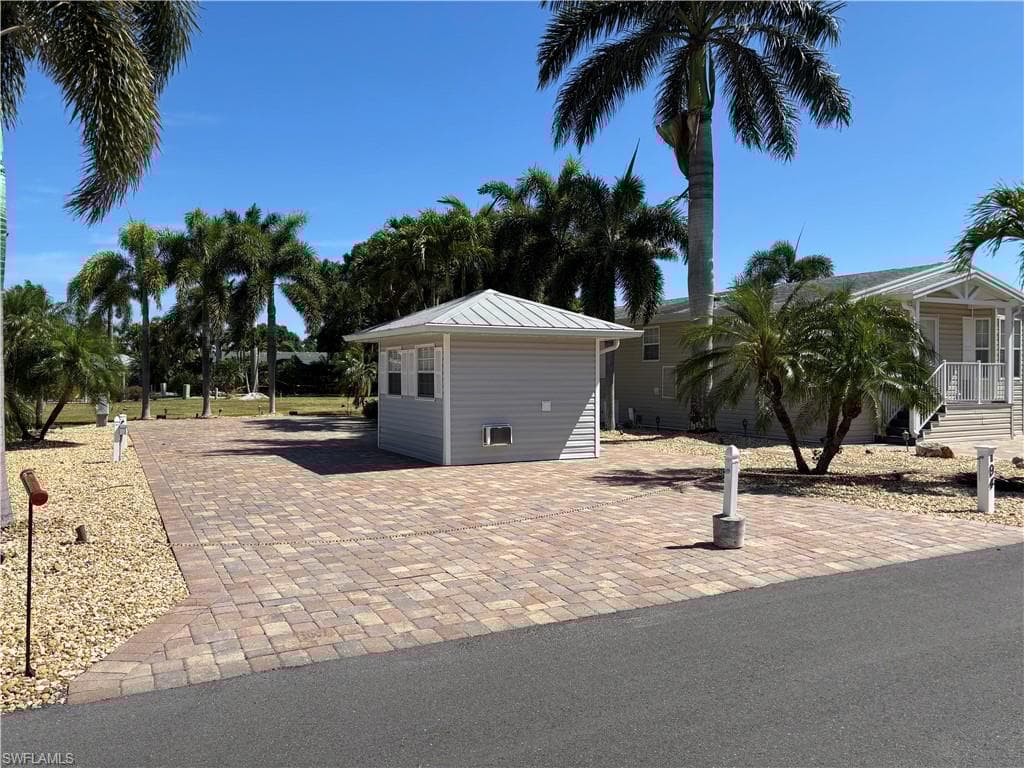 10071 Willowood Dr, Fort Myers, FL 33905-3