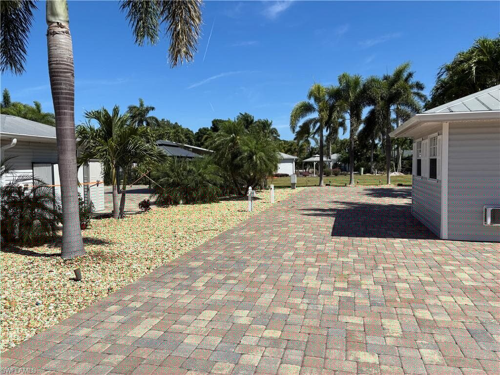 10071 Willowood Dr, Fort Myers, FL 33905-4