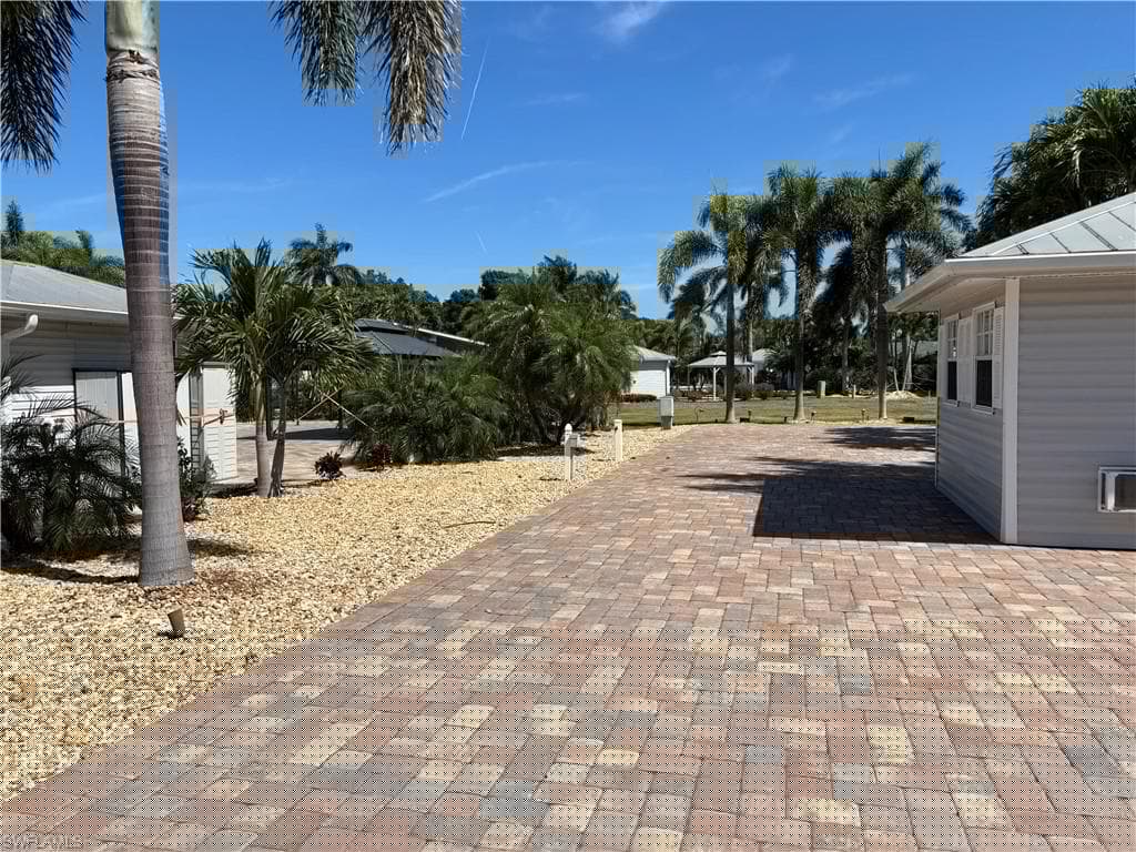 10071 Willowood Dr, Fort Myers, FL 33905-4