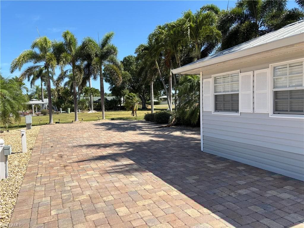 10071 Willowood Dr, Fort Myers, FL 33905-6
