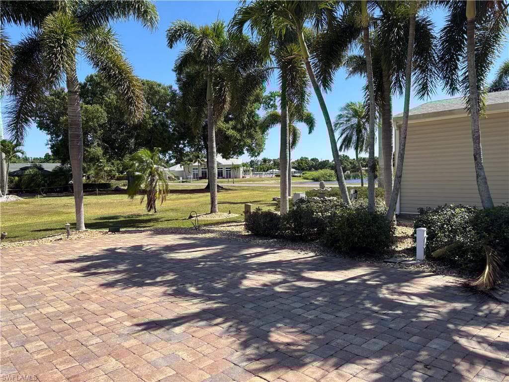 10071 Willowood Dr, Fort Myers, FL 33905-7