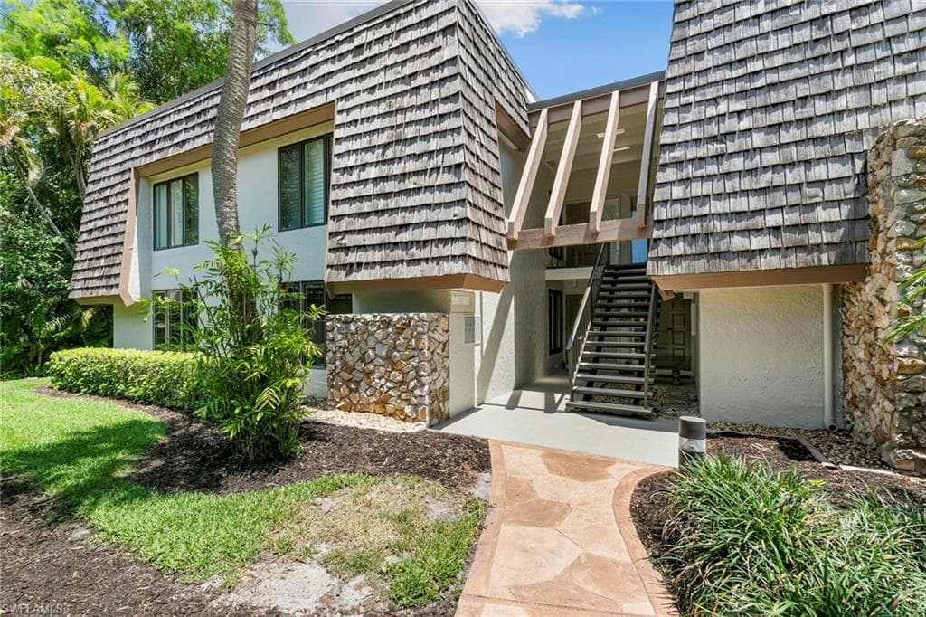 105 Wilderness Dr B105, Naples, FL 34105-25