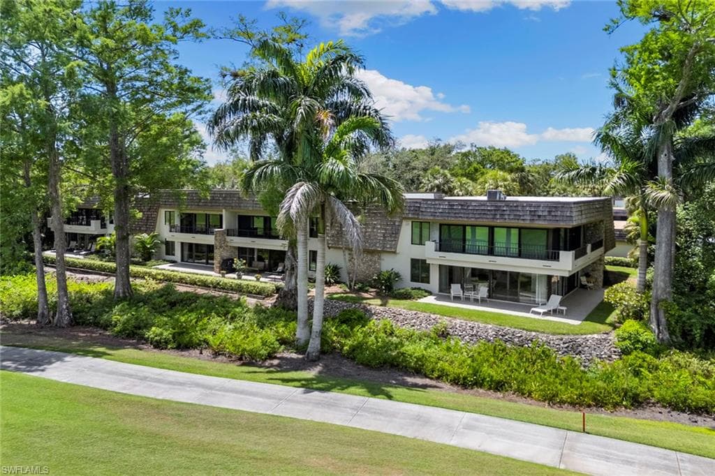 105 Wilderness Dr B105, Naples, FL 34105-26