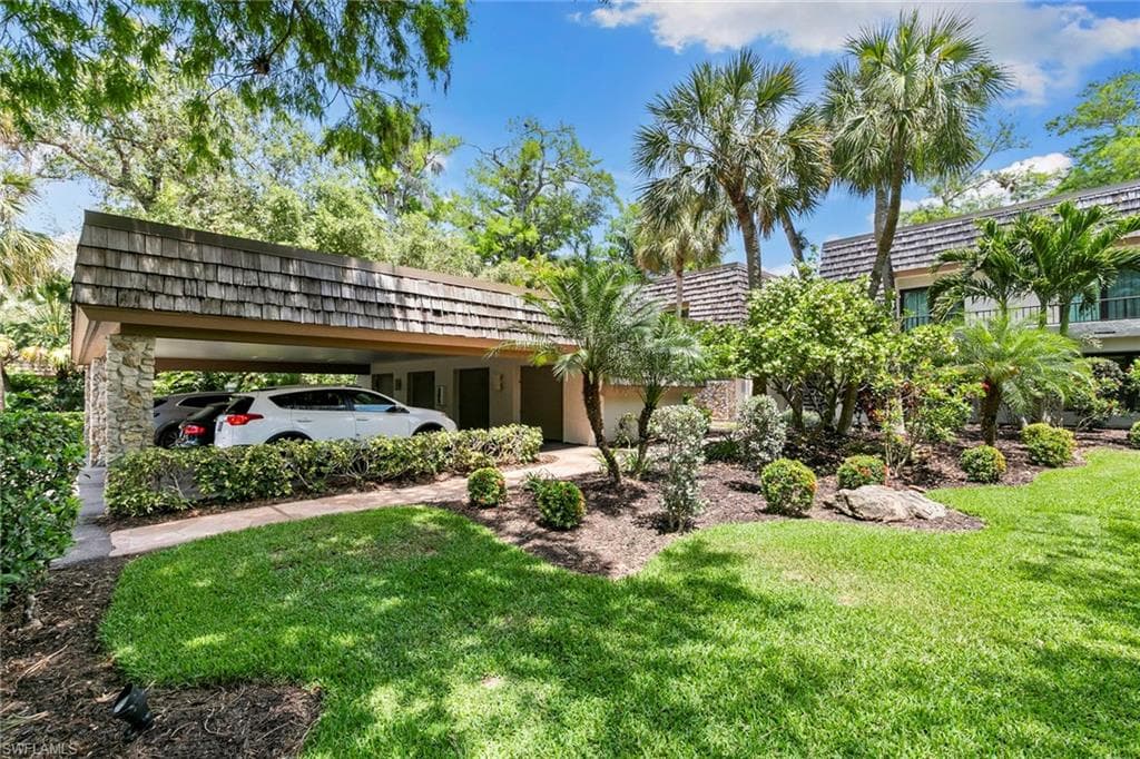 105 Wilderness Dr B105, Naples, FL 34105-27