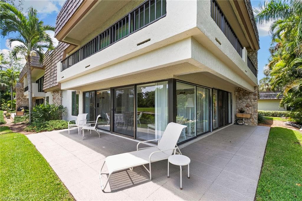 105 Wilderness Dr B105, Naples, FL 34105-2