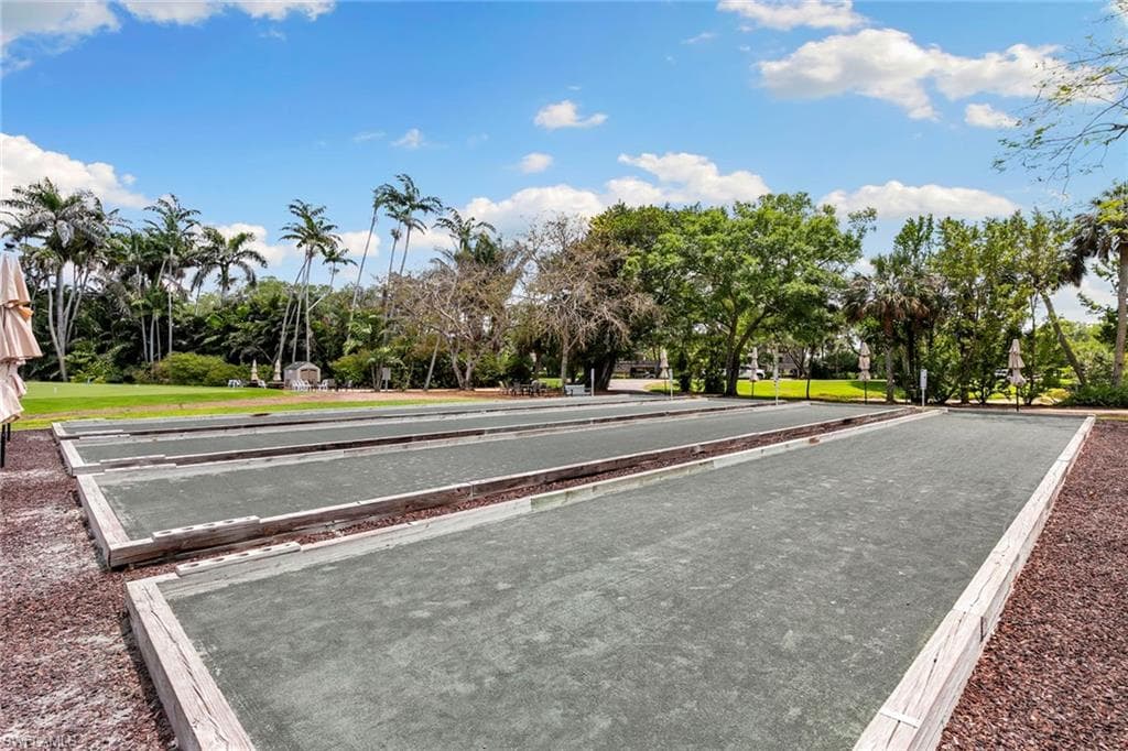 105 Wilderness Dr B105, Naples, FL 34105-30