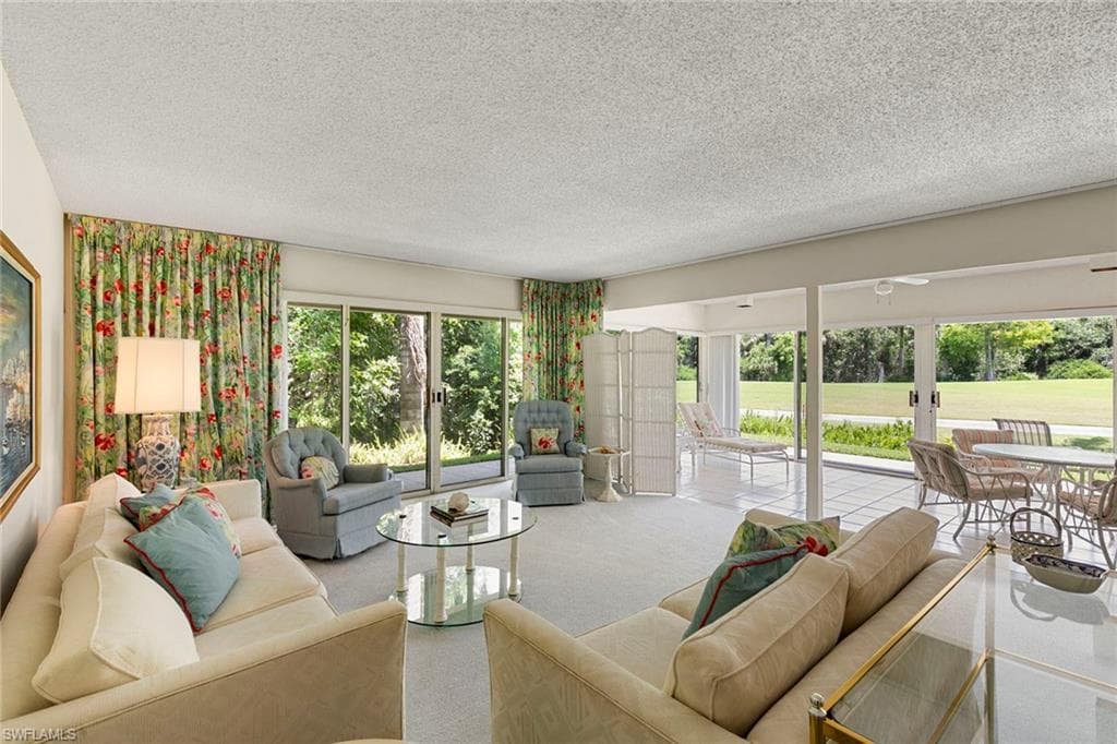 105 Wilderness Dr B105, Naples, FL 34105-4