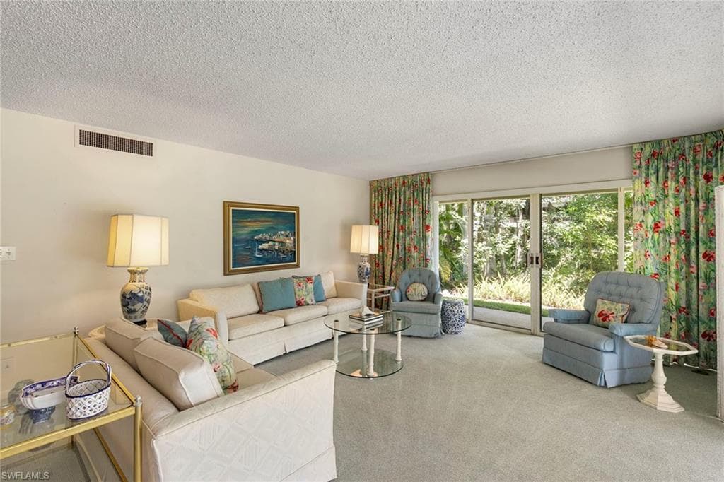 105 Wilderness Dr B105, Naples, FL 34105-5