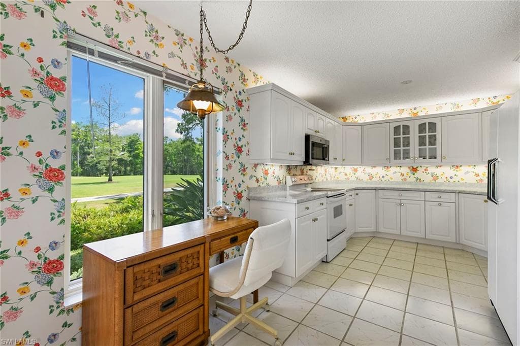 105 Wilderness Dr B105, Naples, FL 34105-6