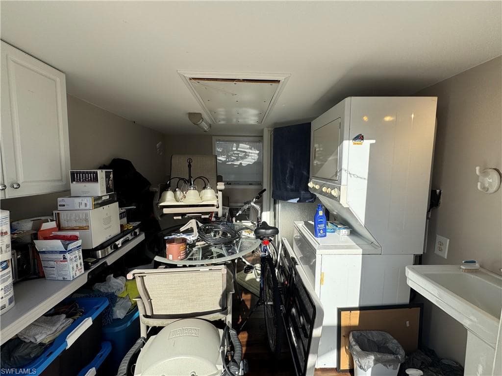 5990 Maplewood Ct, Fort Myers, FL 33905-9