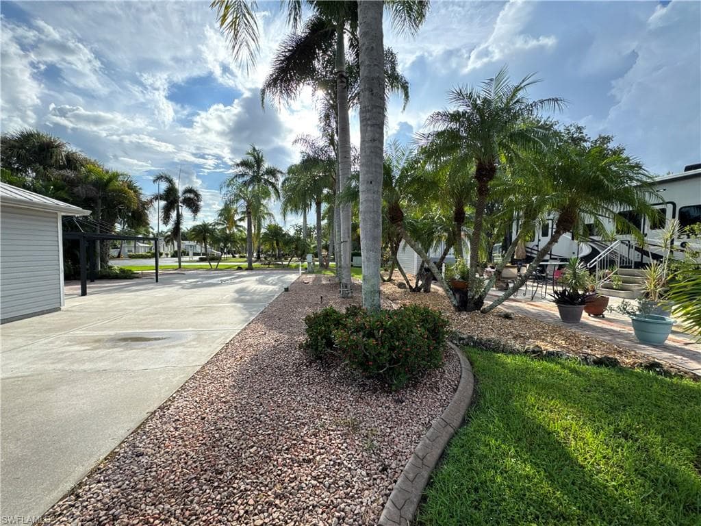 5990 Maplewood Ct, Fort Myers, FL 33905-14