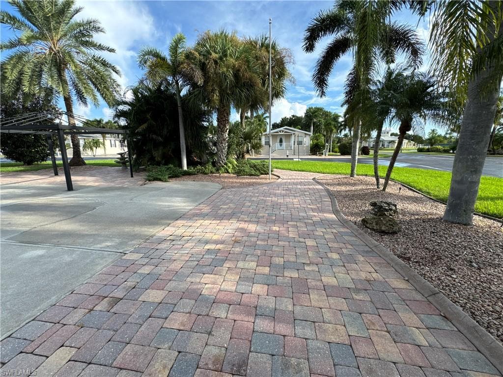 5990 Maplewood Ct, Fort Myers, FL 33905-17