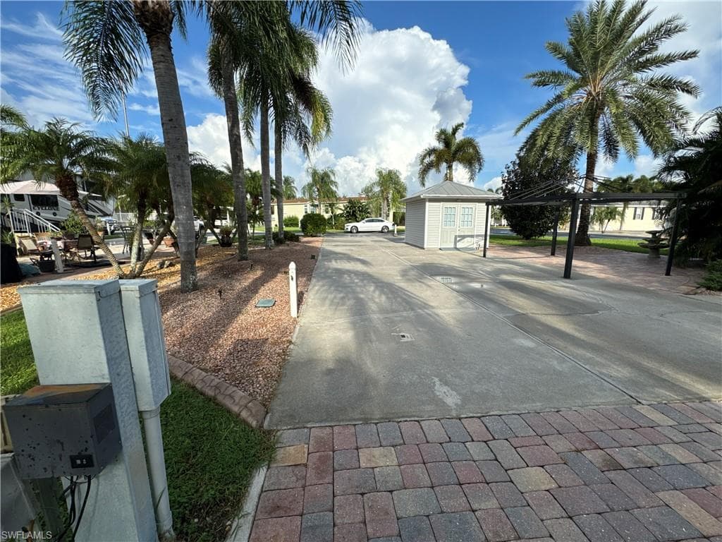 5990 Maplewood Ct, Fort Myers, FL 33905-18