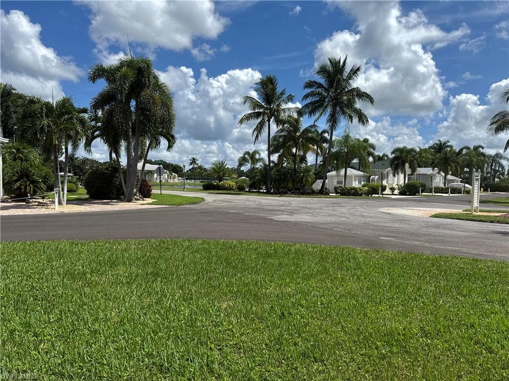 5990 Maplewood Ct, Fort Myers, FL 33905-8
