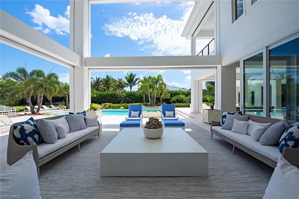 188 West St, Naples, FL 34108-17