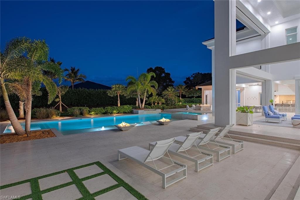 188 West St, Naples, FL 34108-20