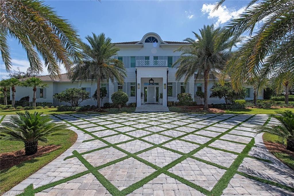 188 West St, Naples, FL 34108-3