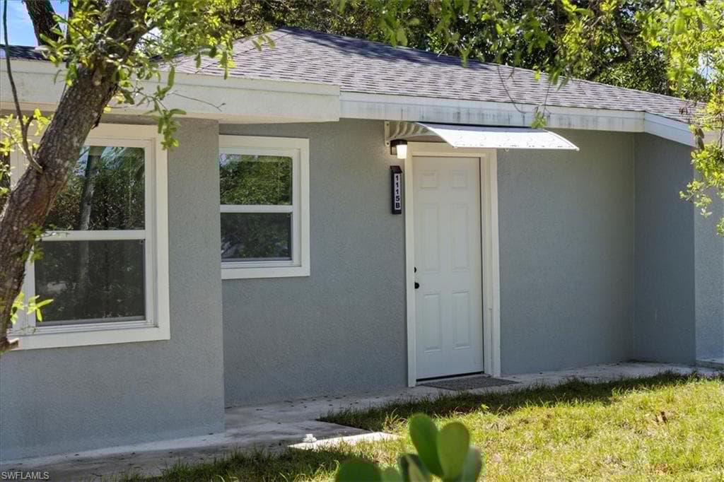 1115 Central Dr, Naples, FL 34104-15