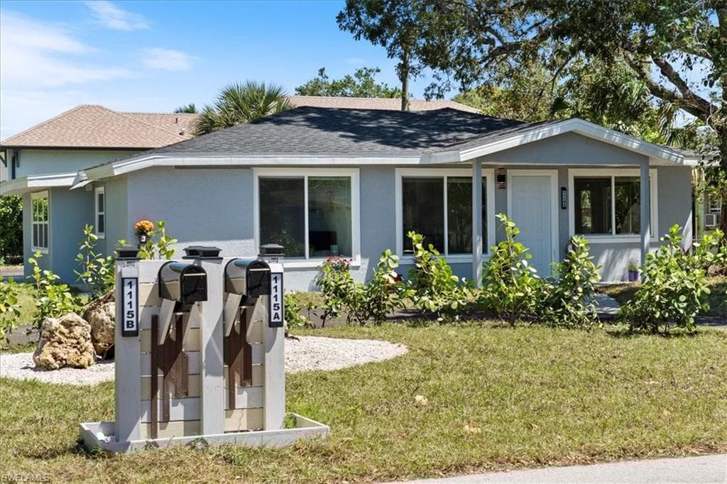 1115 Central Dr, Naples, FL 34104-1