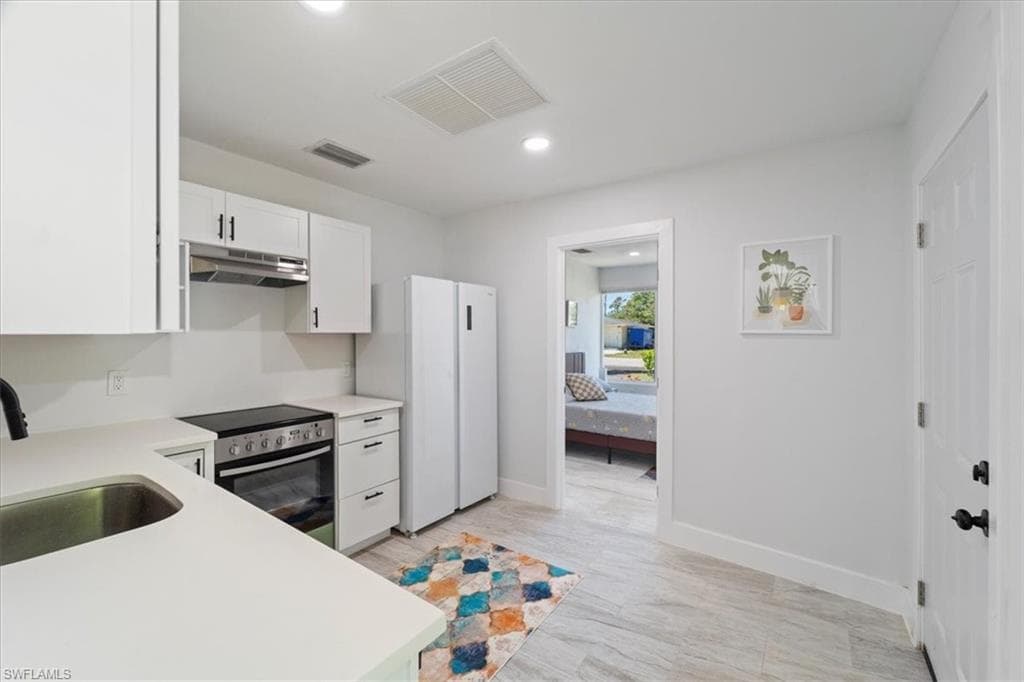 1115 Central Dr, Naples, FL 34104-19