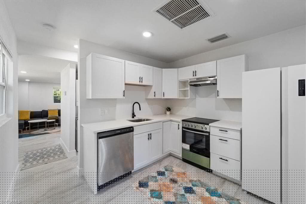 1115 Central Dr, Naples, FL 34104-20