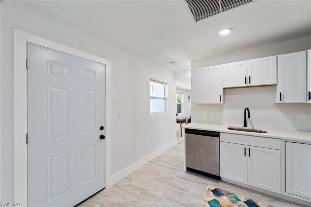 1115 Central Dr, Naples, FL 34104-21