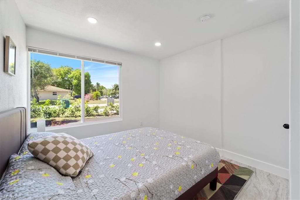 1115 Central Dr, Naples, FL 34104-22