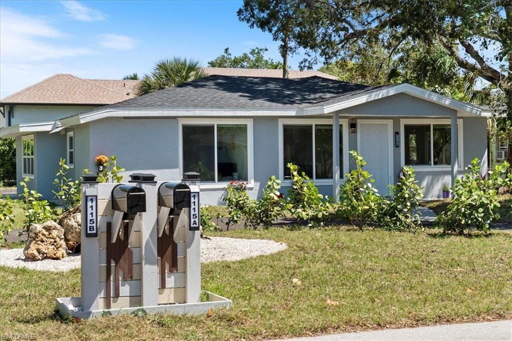 1115 Central Dr, Naples, FL 34104-2