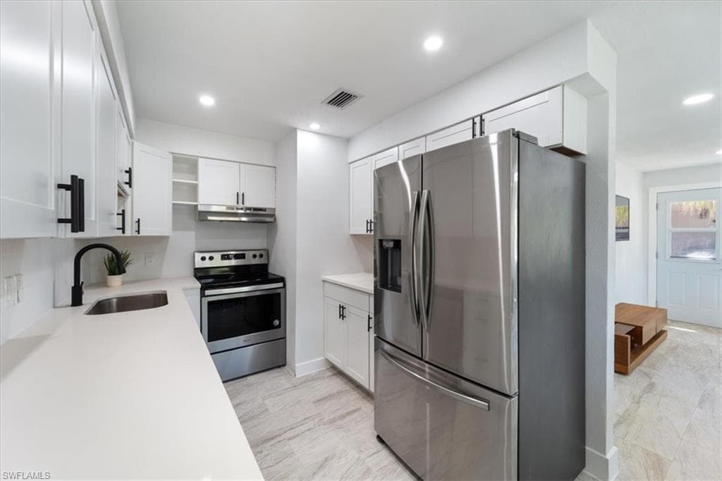 1115 Central Dr, Naples, FL 34104-3
