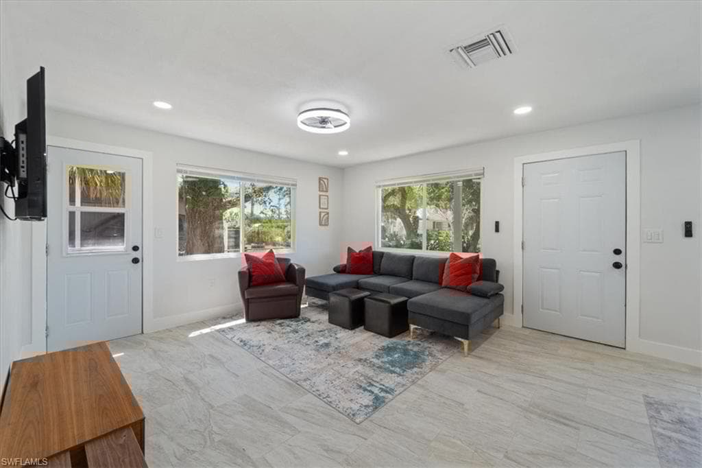 1115 Central Dr, Naples, FL 34104-4