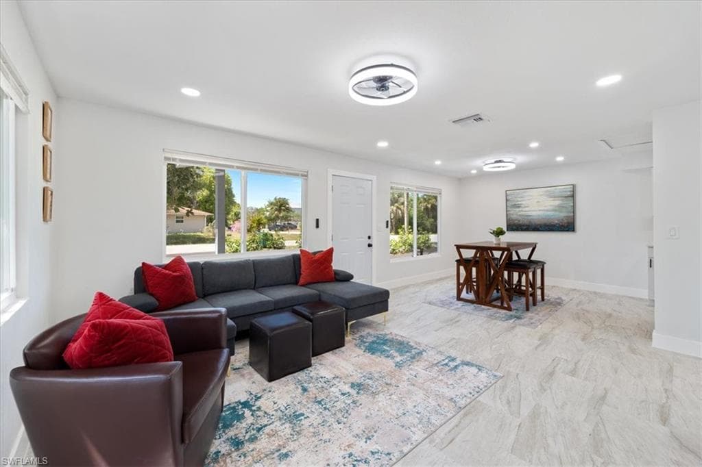 1115 Central Dr, Naples, FL 34104-5