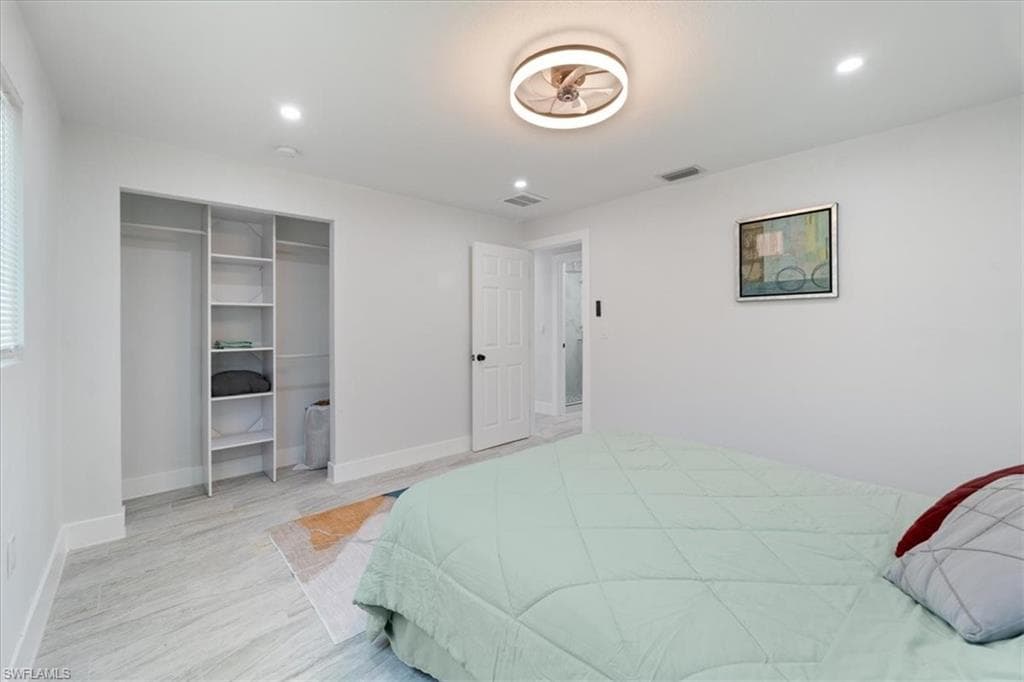 1115 Central Dr, Naples, FL 34104-8