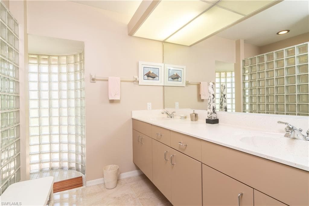 9895 El Greco Cir, Bonita Springs, FL 34135-27