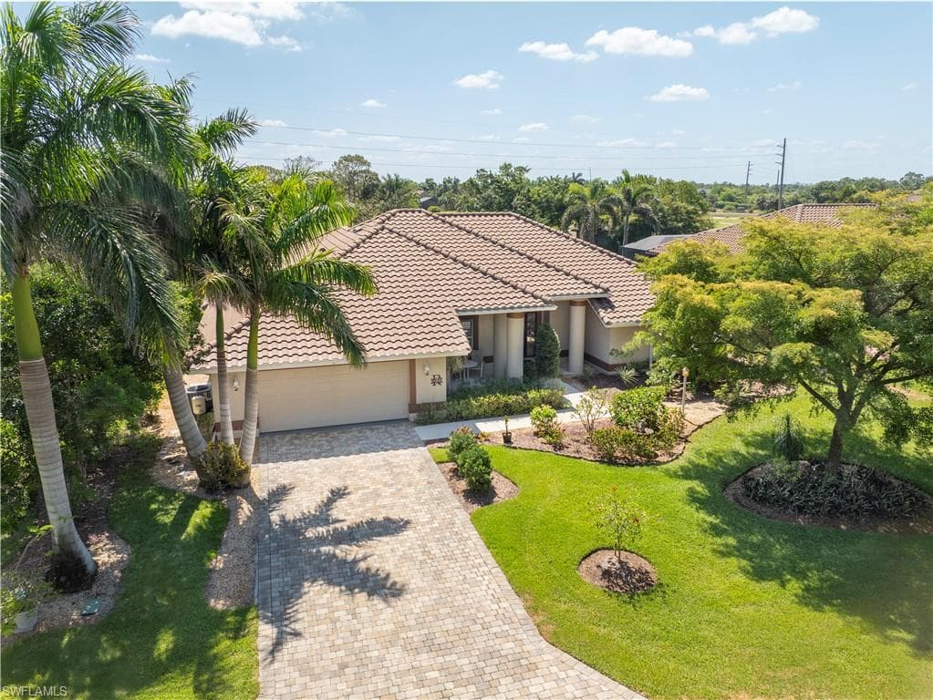9895 El Greco Cir, Bonita Springs, FL 34135-2