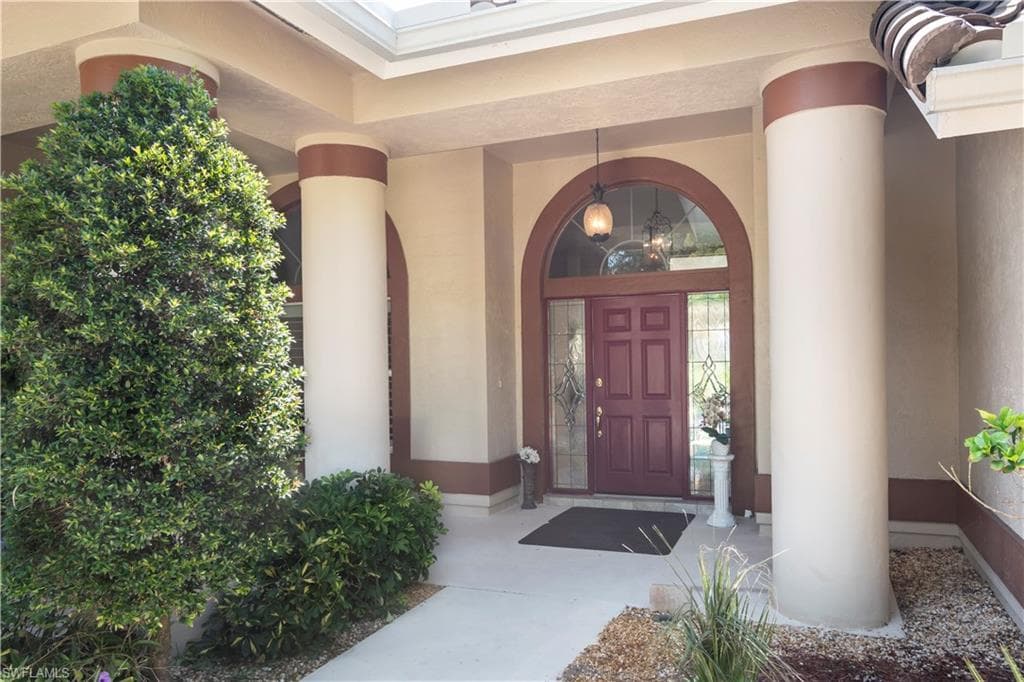 9895 El Greco Cir, Bonita Springs, FL 34135-3