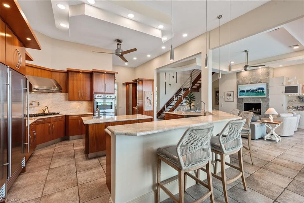 130 Hollyhock Ct, Marco Island, FL 34145-10