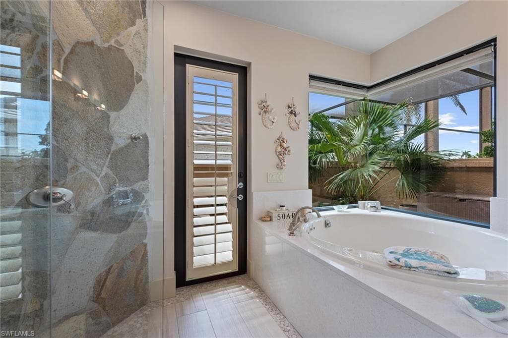 130 Hollyhock Ct, Marco Island, FL 34145-16