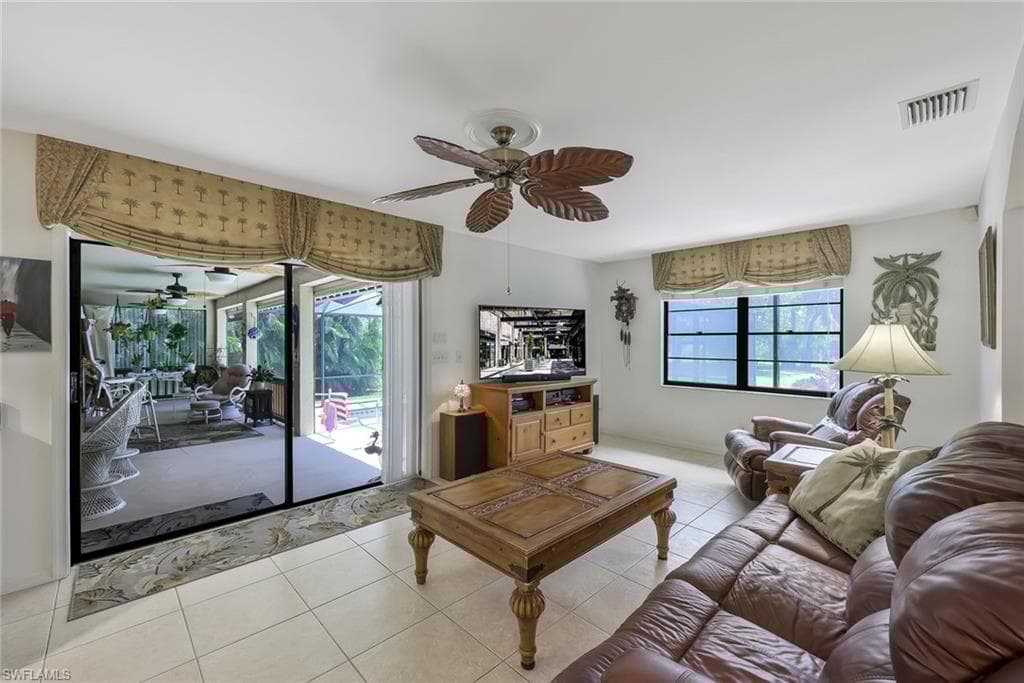 116 Sharwood Dr, Naples, FL 34110-14