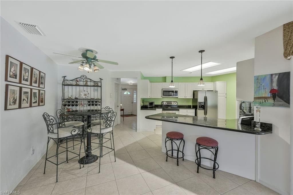 116 Sharwood Dr, Naples, FL 34110-17