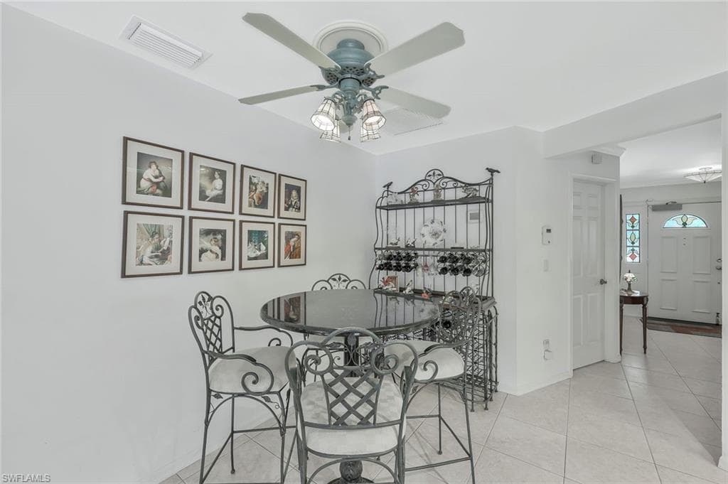 116 Sharwood Dr, Naples, FL 34110-18