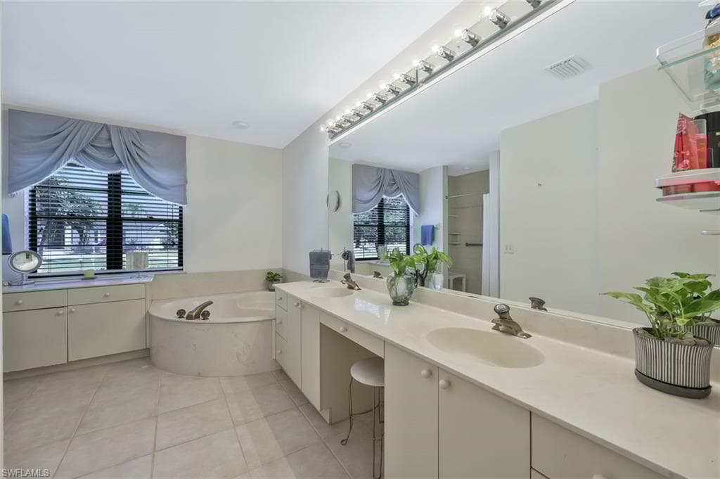 116 Sharwood Dr, Naples, FL 34110-26