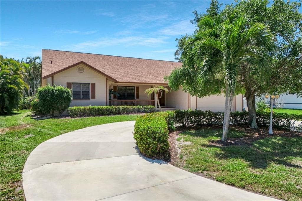 116 Sharwood Dr, Naples, FL 34110-2