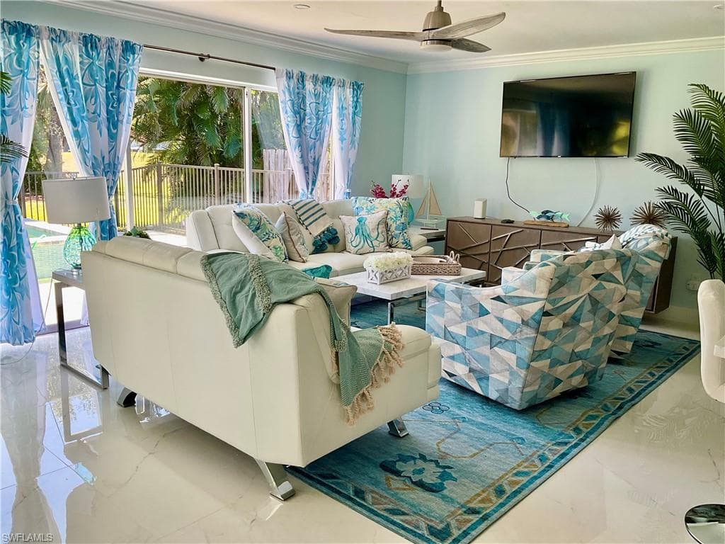 1618 Forest Lakes Blvd, Naples, FL 34105-9