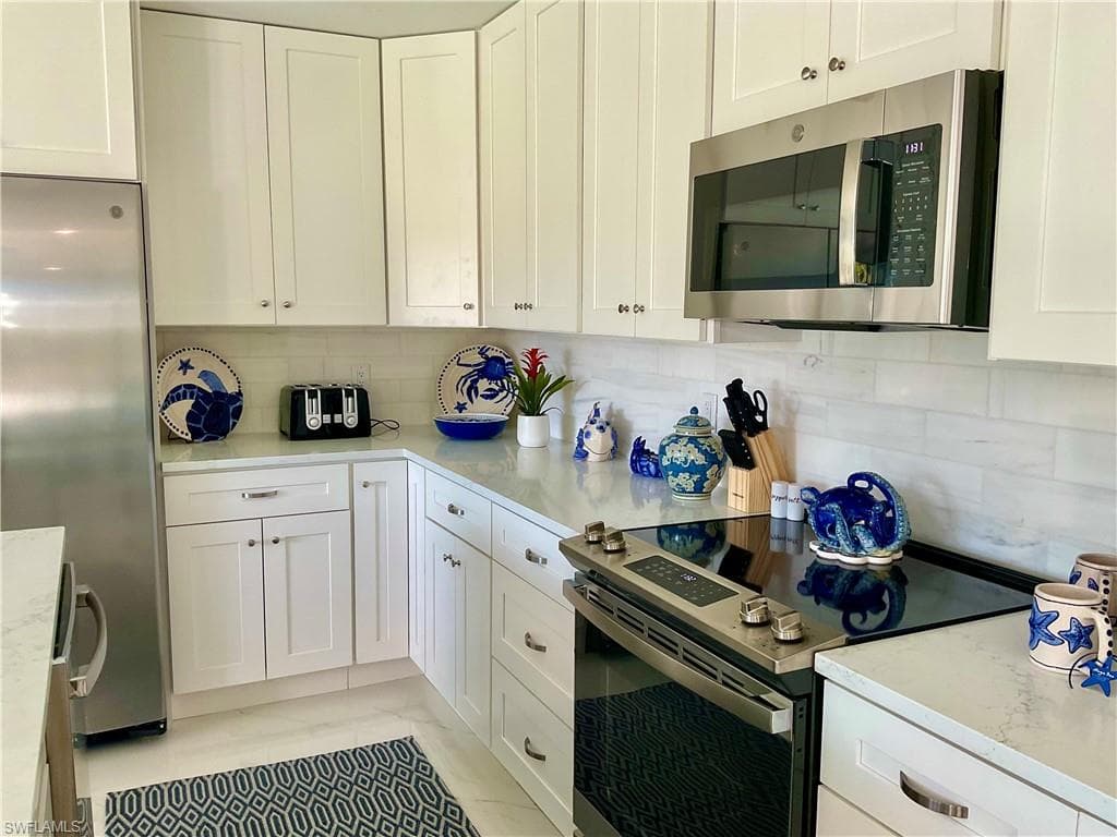 1618 Forest Lakes Blvd, Naples, FL 34105-14