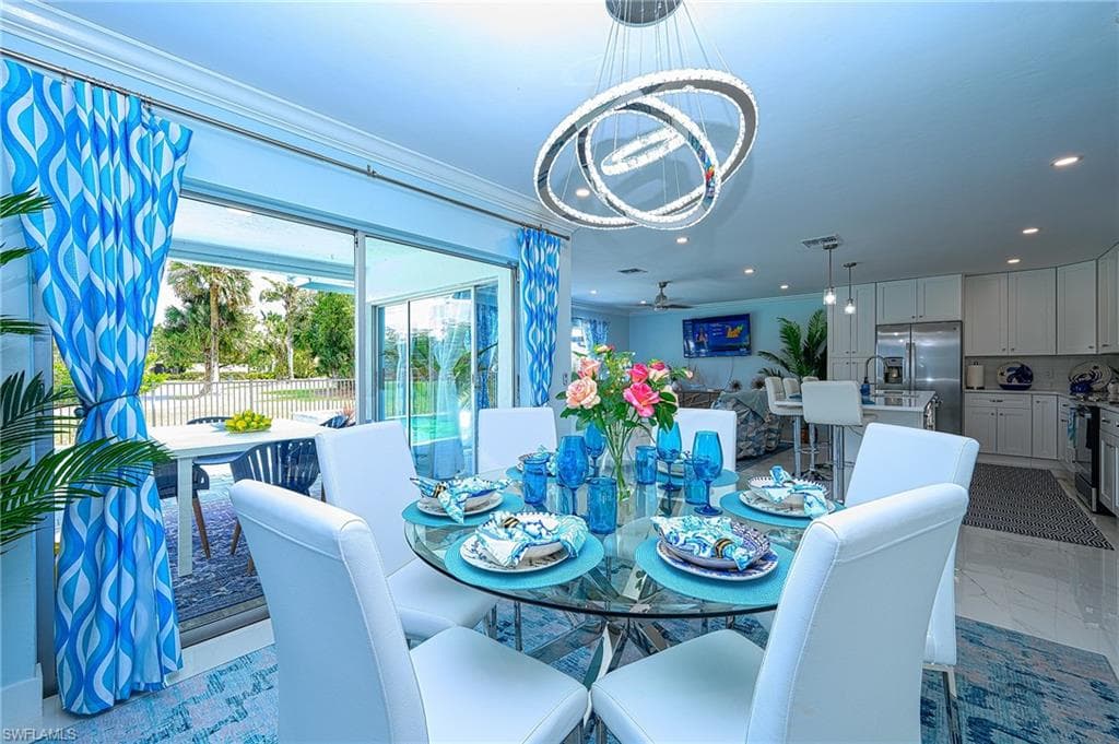 1618 Forest Lakes Blvd, Naples, FL 34105-17