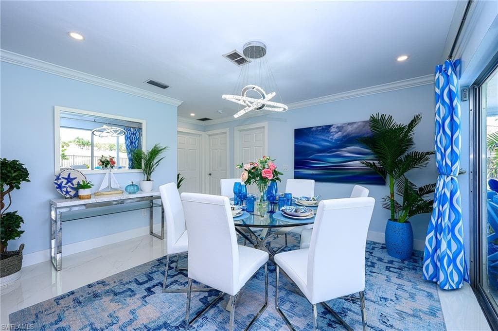 1618 Forest Lakes Blvd, Naples, FL 34105-19