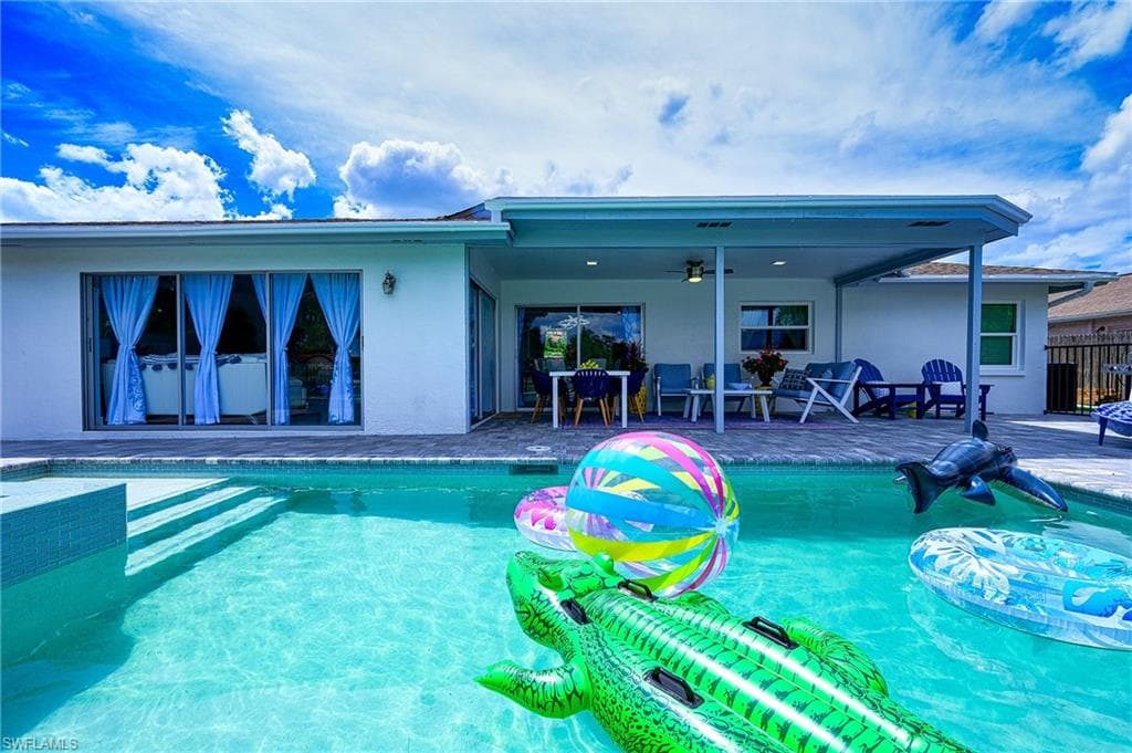 1618 Forest Lakes Blvd, Naples, FL 34105-37