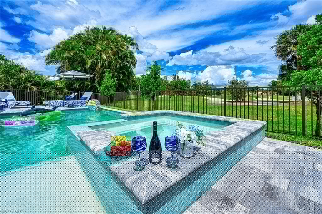 1618 Forest Lakes Blvd, Naples, FL 34105-43