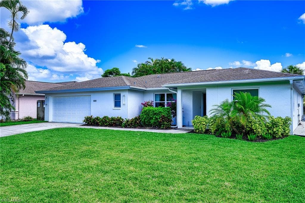 1618 Forest Lakes Blvd, Naples, FL 34105-4